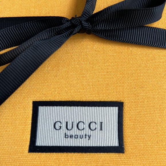 GONE** GUCCI Beauty Notebook - Picture 2 of 7